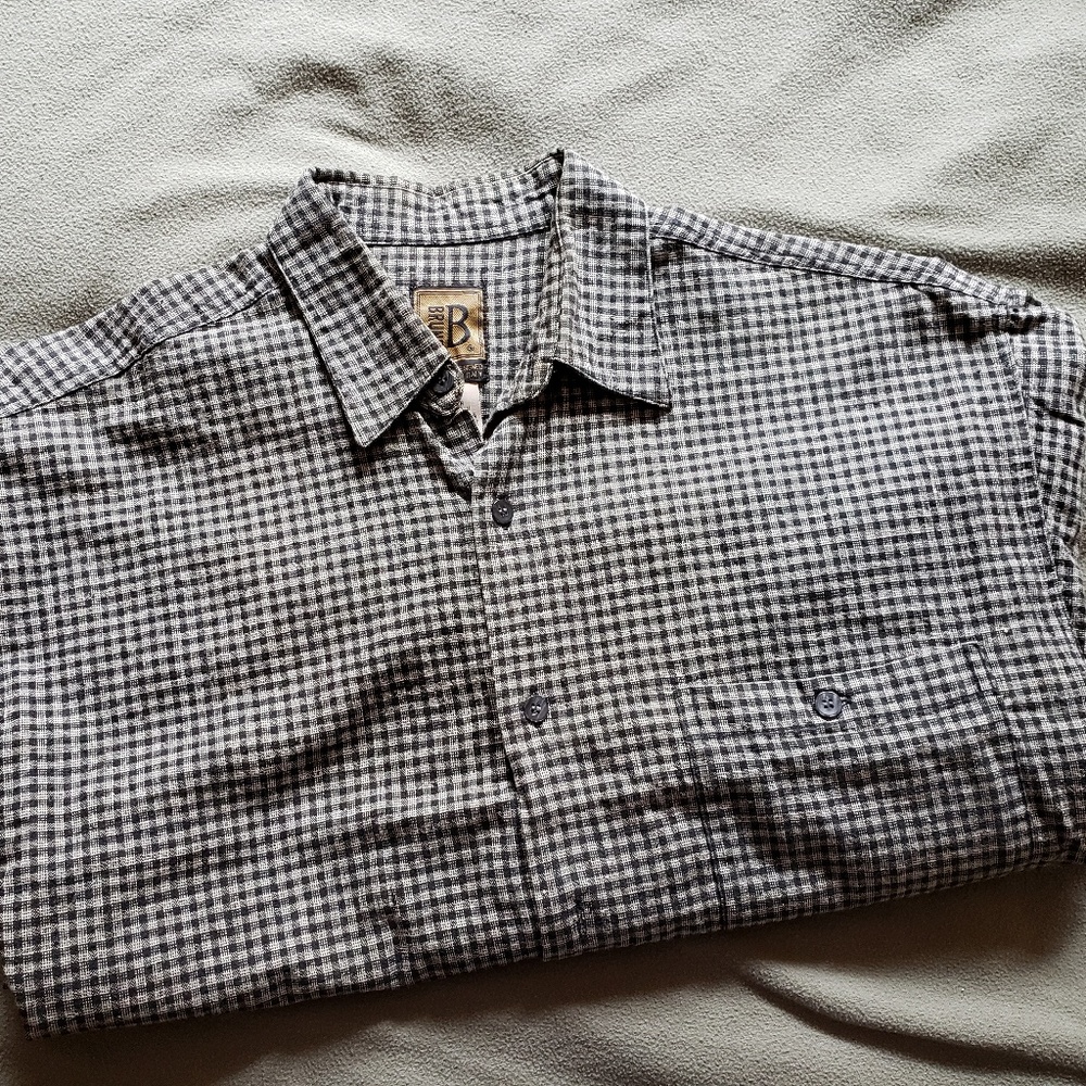 Men's button down short sleeve shirt